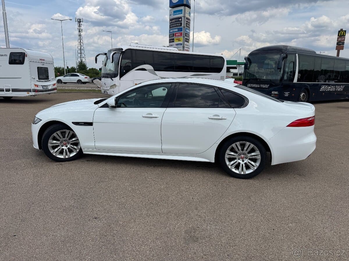 2018 Jaguar XF - 4