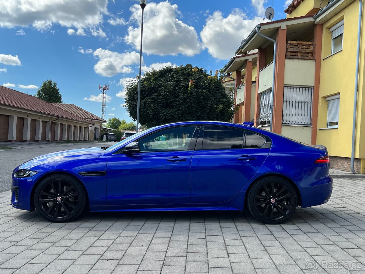 2019 Jaguar XE - 4
