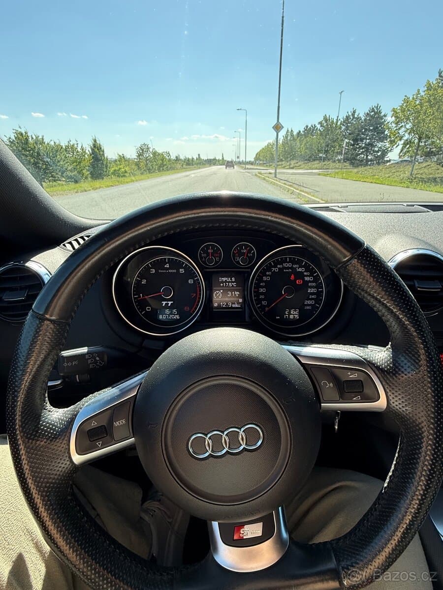 2010 Audi TT - 4