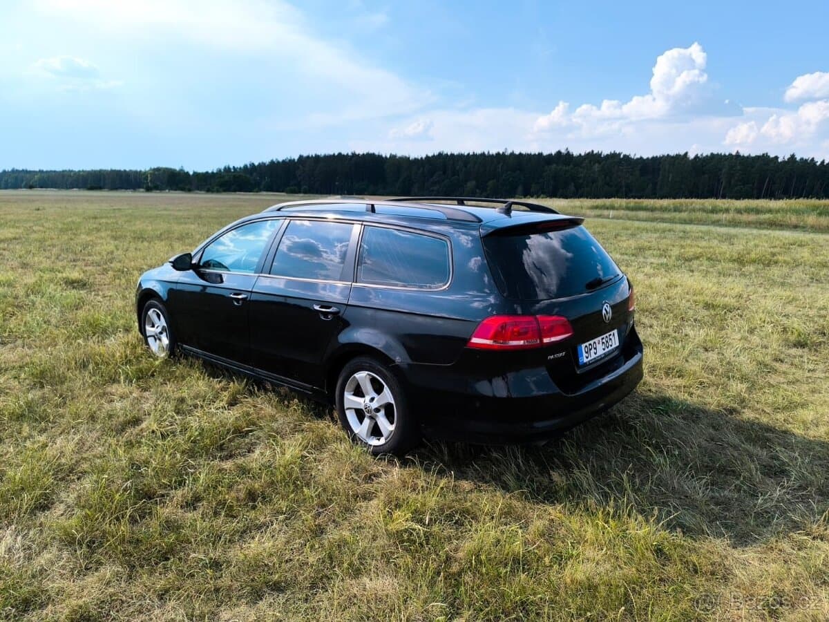 2011 Volkswagen PASSAT - 4