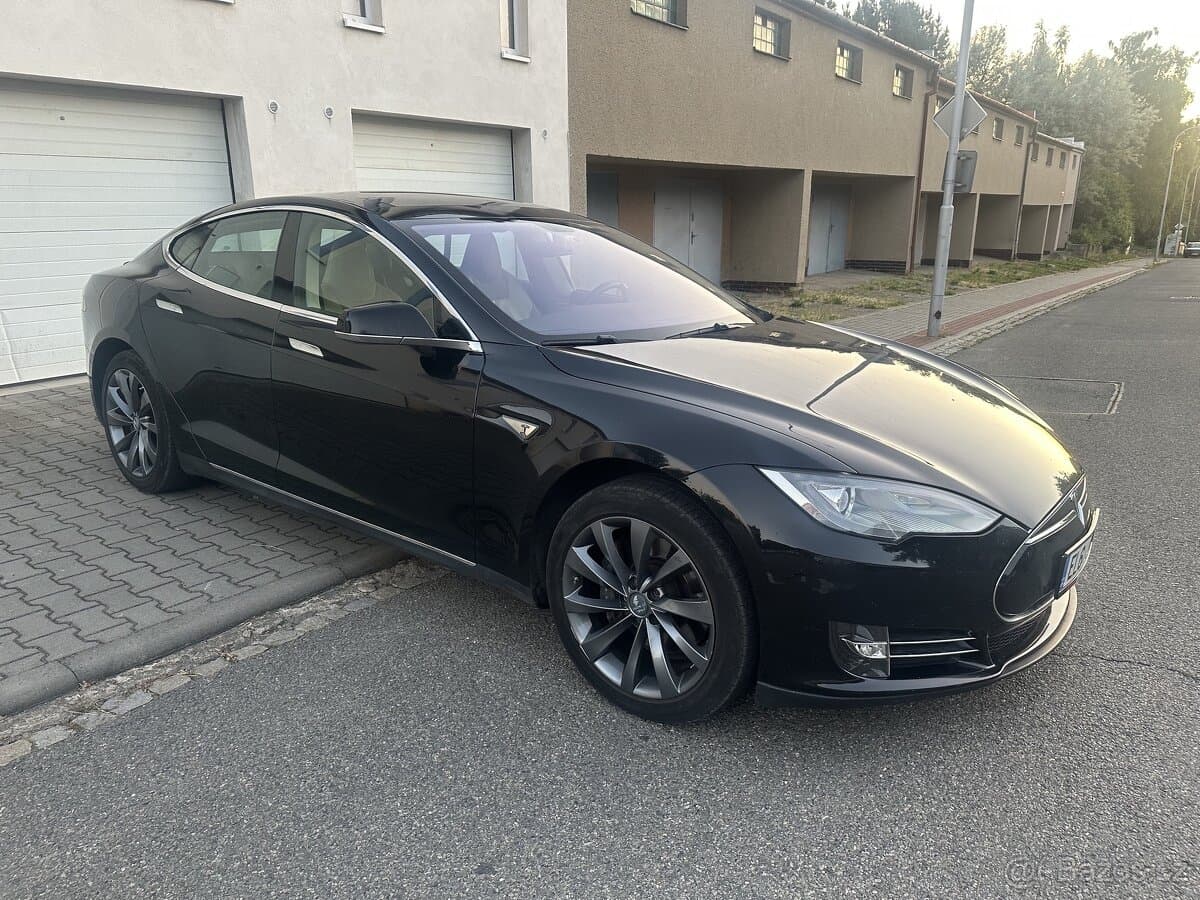 2014 Tesla MODEL S - 4