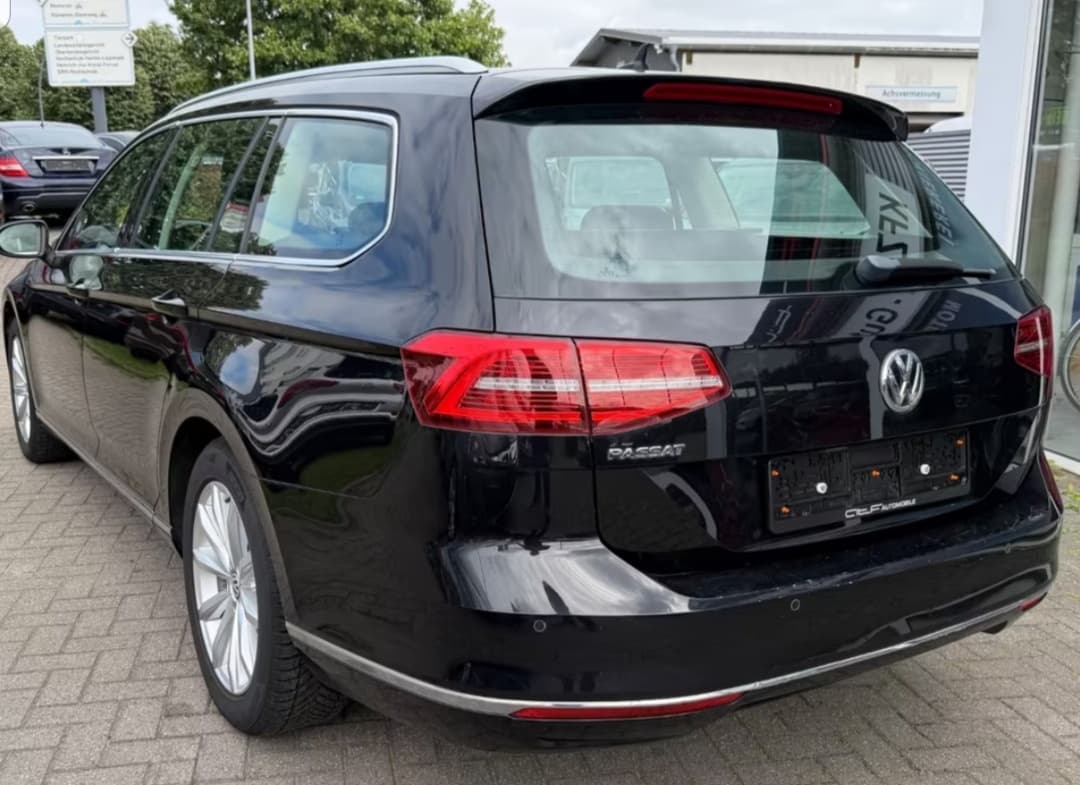 2017 Volkswagen PASSAT - 4