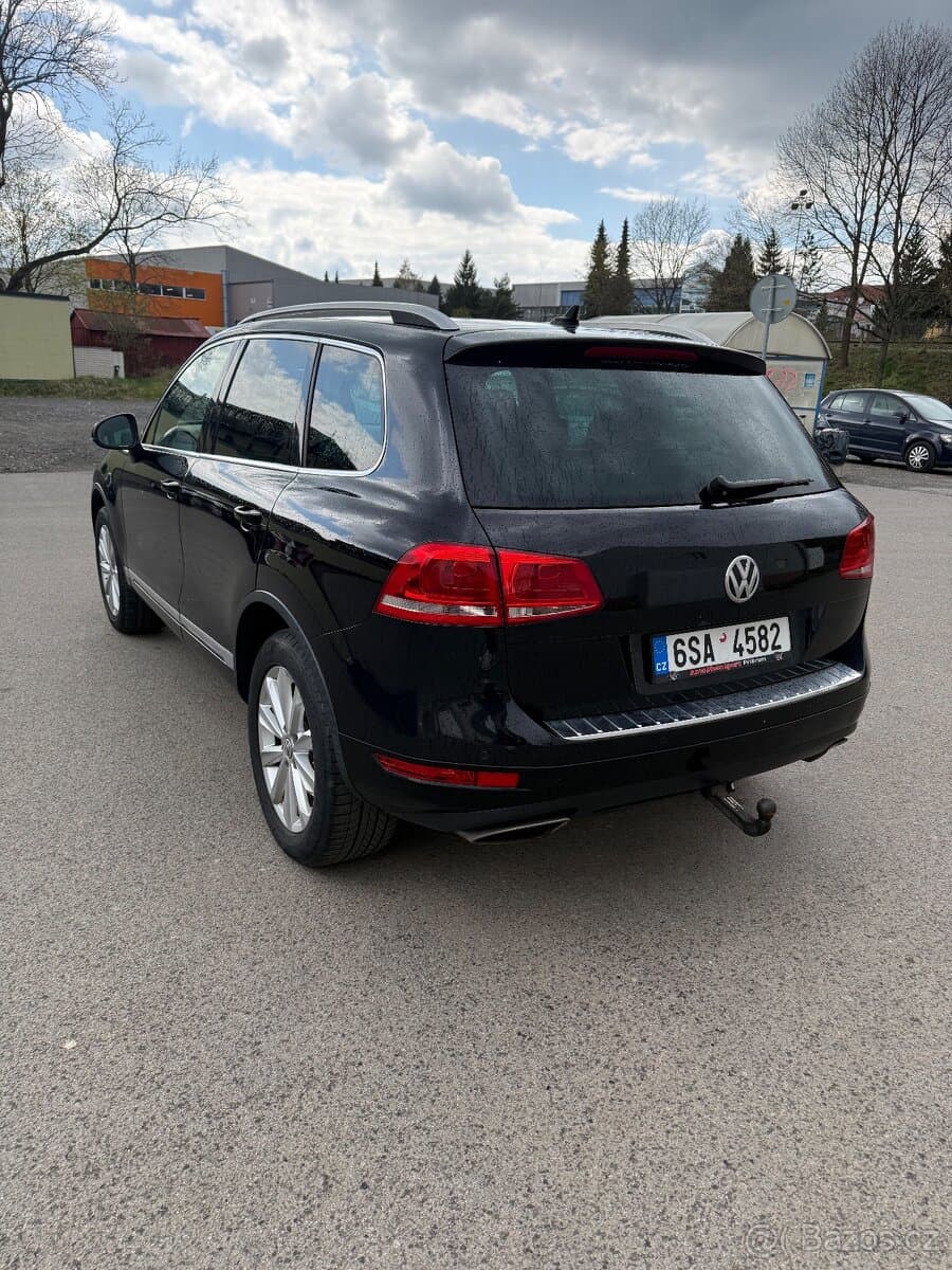 2011 Volkswagen TOUAREG - 4