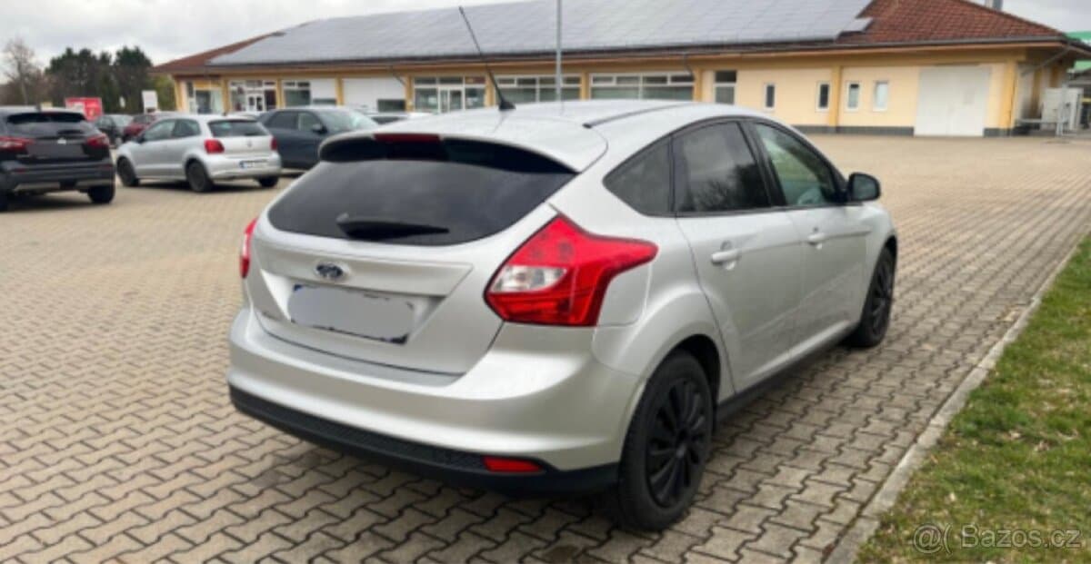 2011 Ford FOCUS - 4