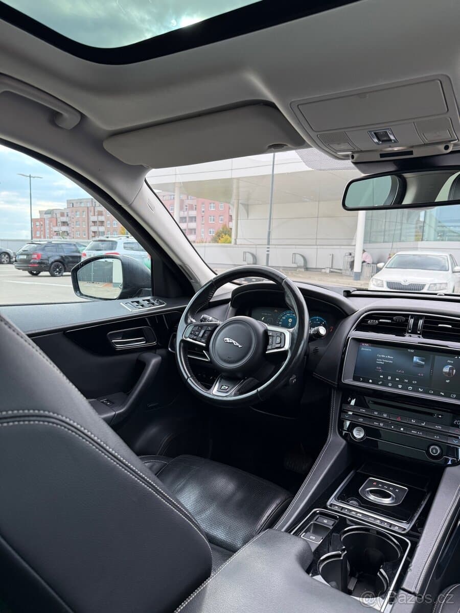 2016 Jaguar F-PACE - 4