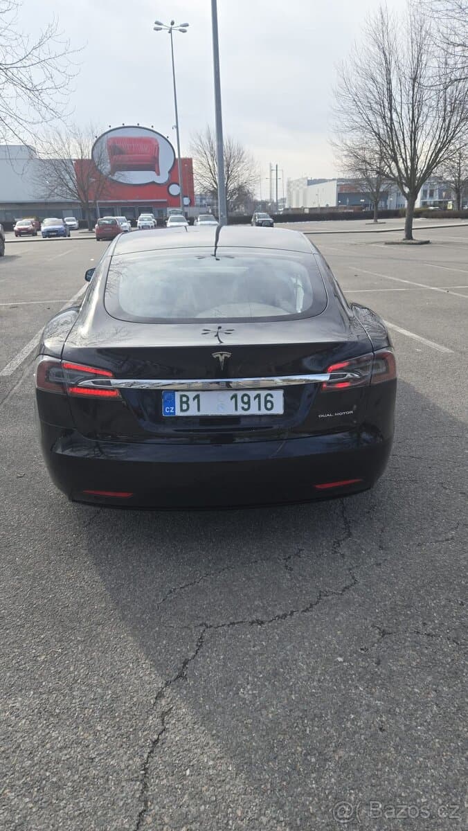2020 Tesla MODEL S - 4