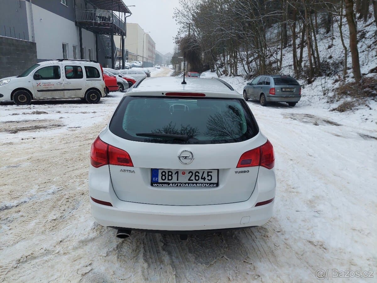 2011 Opel ASTRA - 4