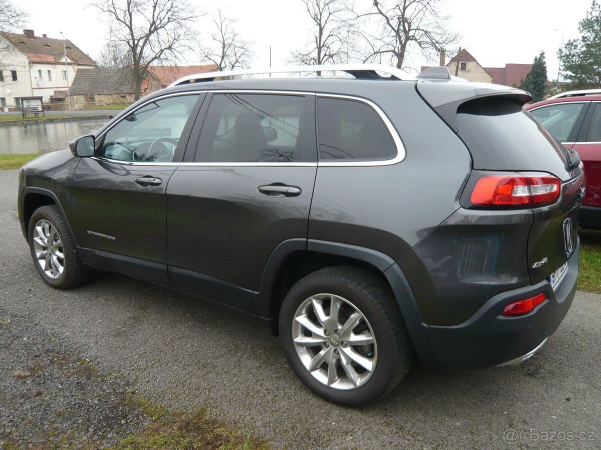 2015 Jeep CHEROKEE - 4