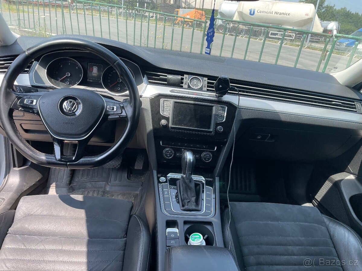 2016 Volkswagen PASSAT - 4