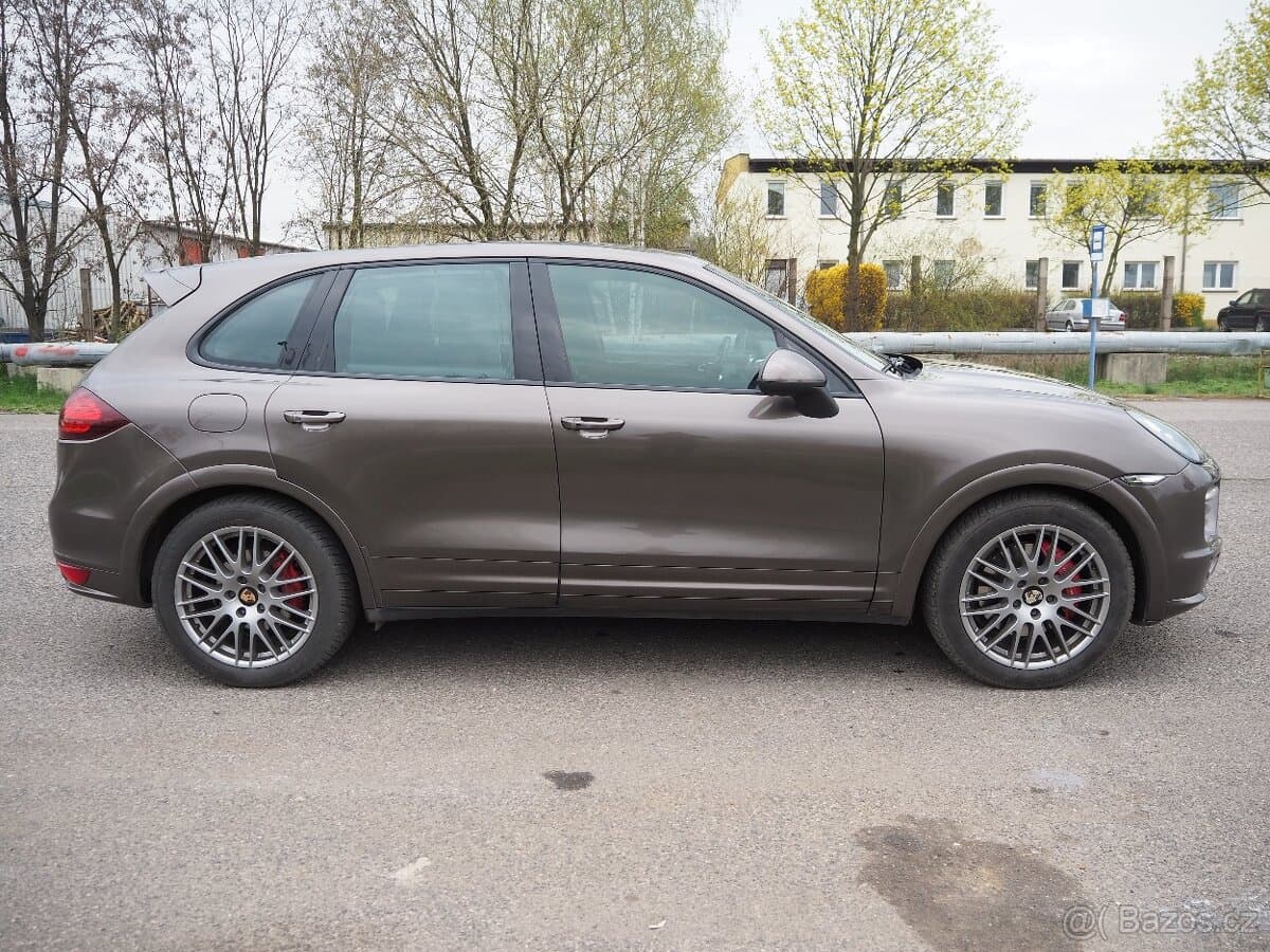 2013 Porsche CAYENNE - 4