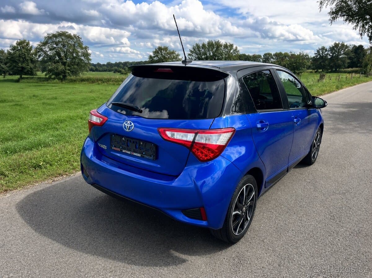 2017 Toyota YARIS - 4