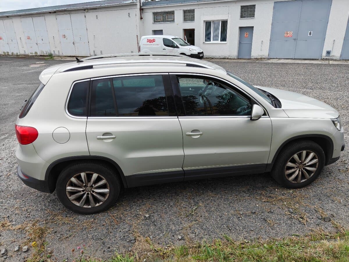 2015 Volkswagen TIGUAN - 4
