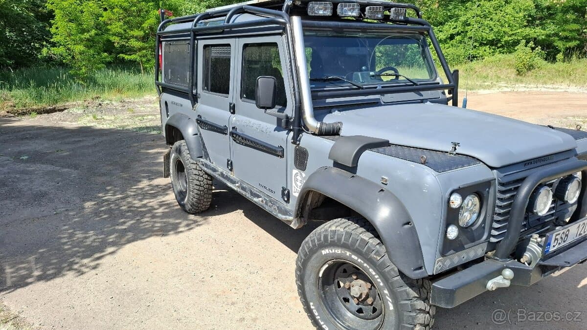 Land Rover DEFENDER - 4