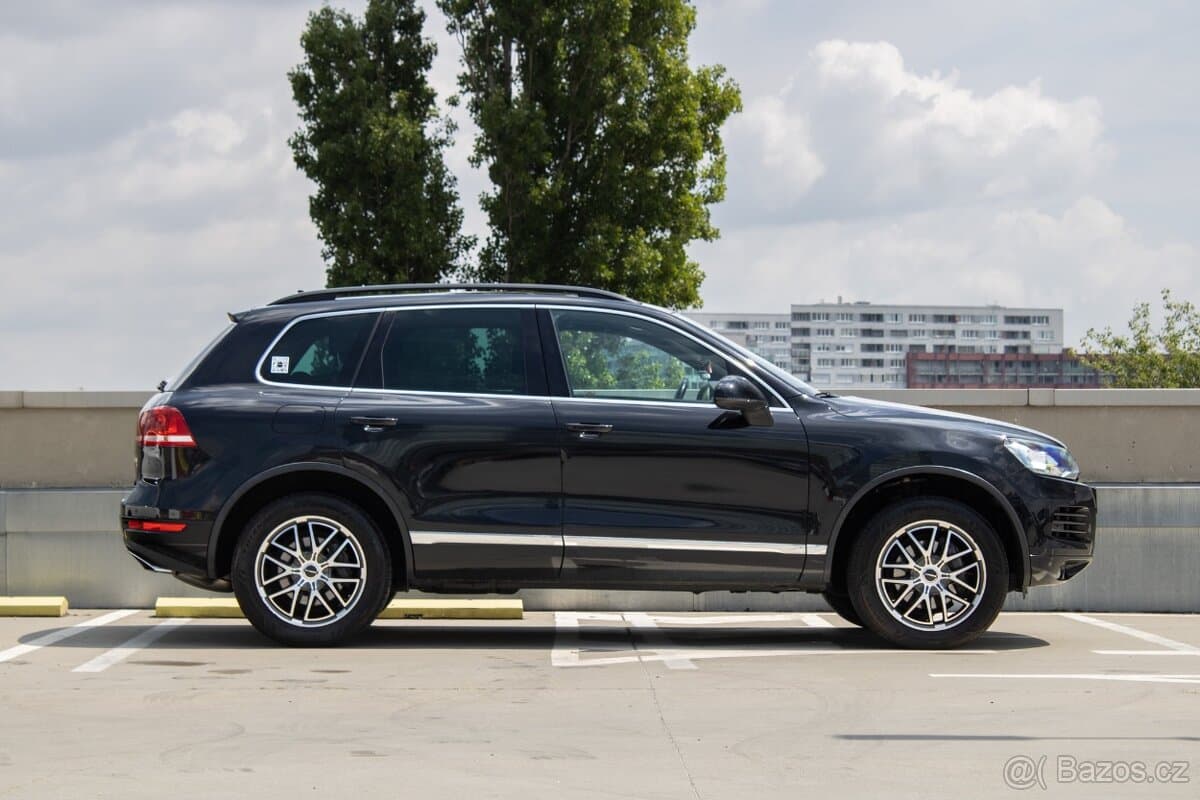 2010 Volkswagen TOUAREG - 4