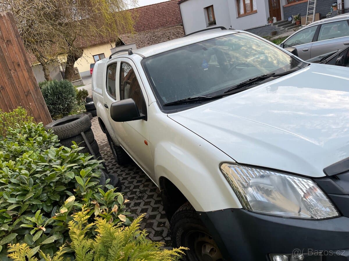2013 Isuzu D-MAX - 4