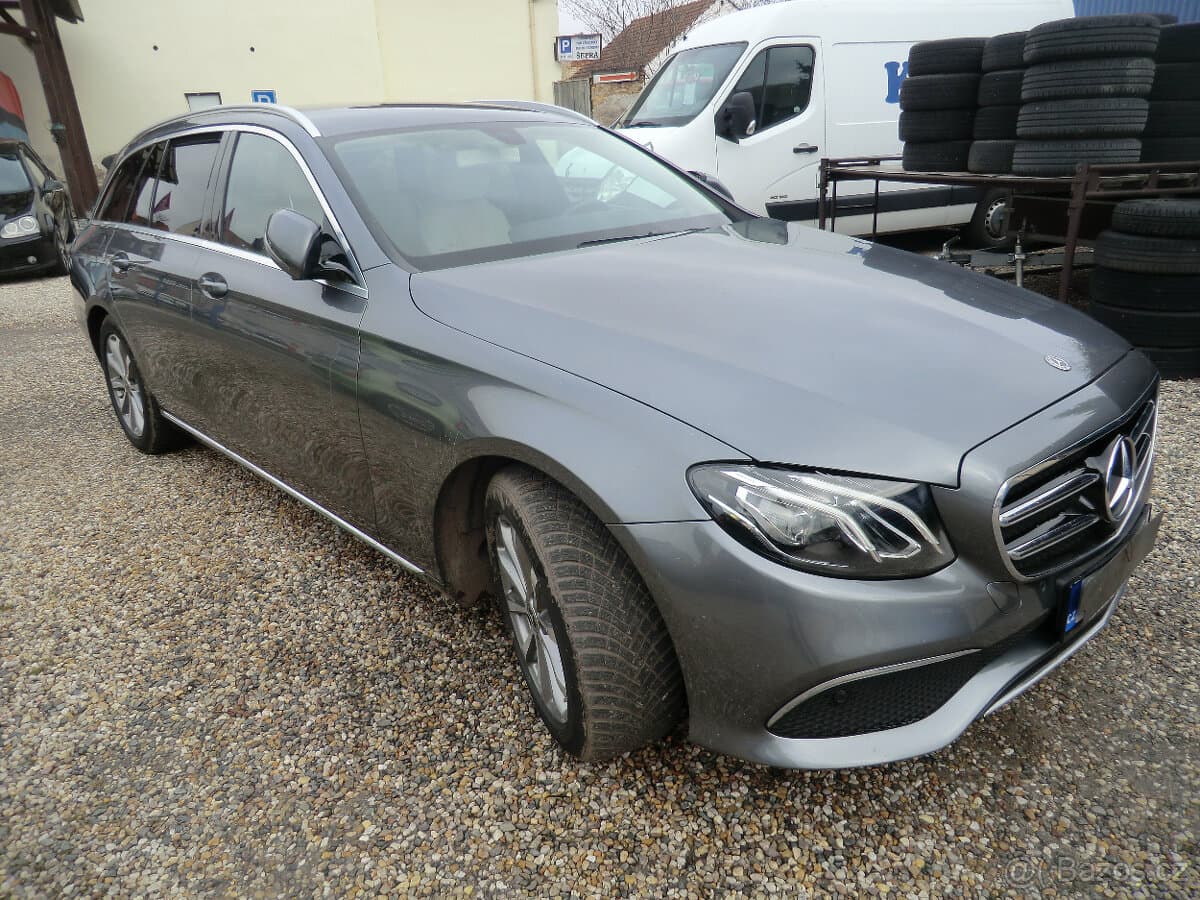 2019 Mercedes-Benz E-CLASS - 4