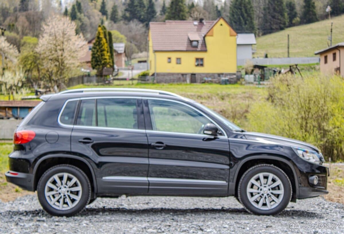 2012 Volkswagen TIGUAN - 4