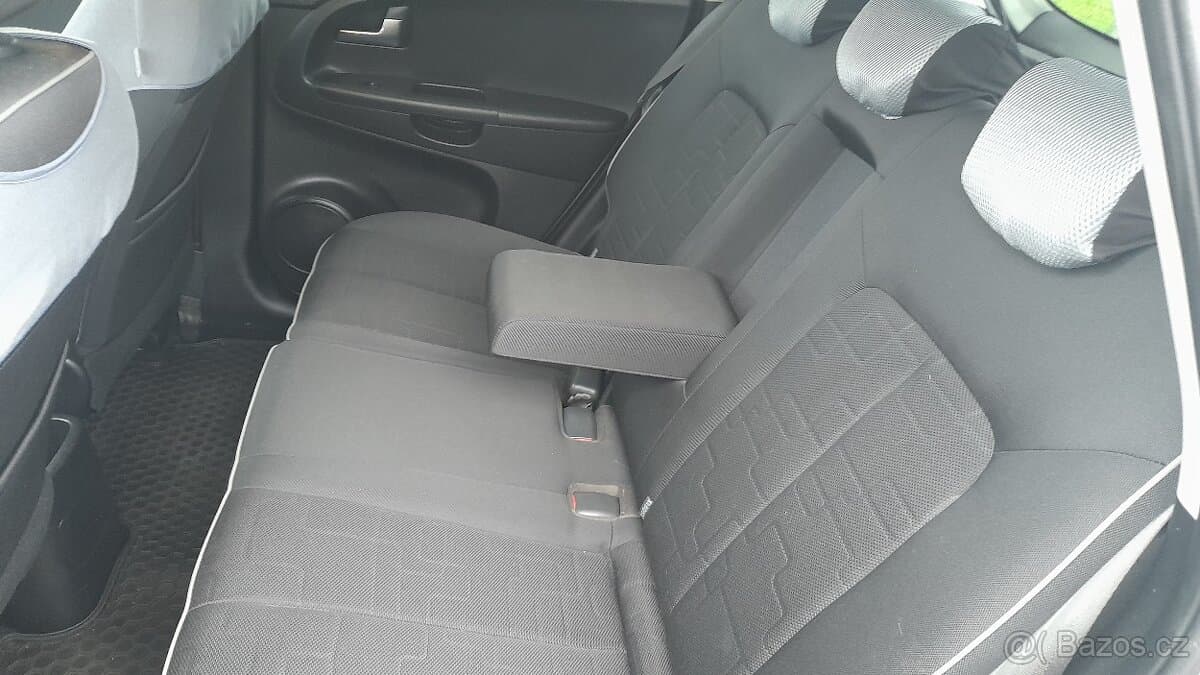 2017 Kia VENGA - 4