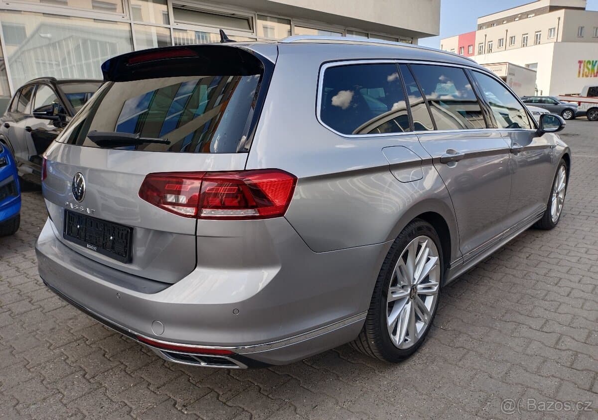 Volkswagen PASSAT - 4