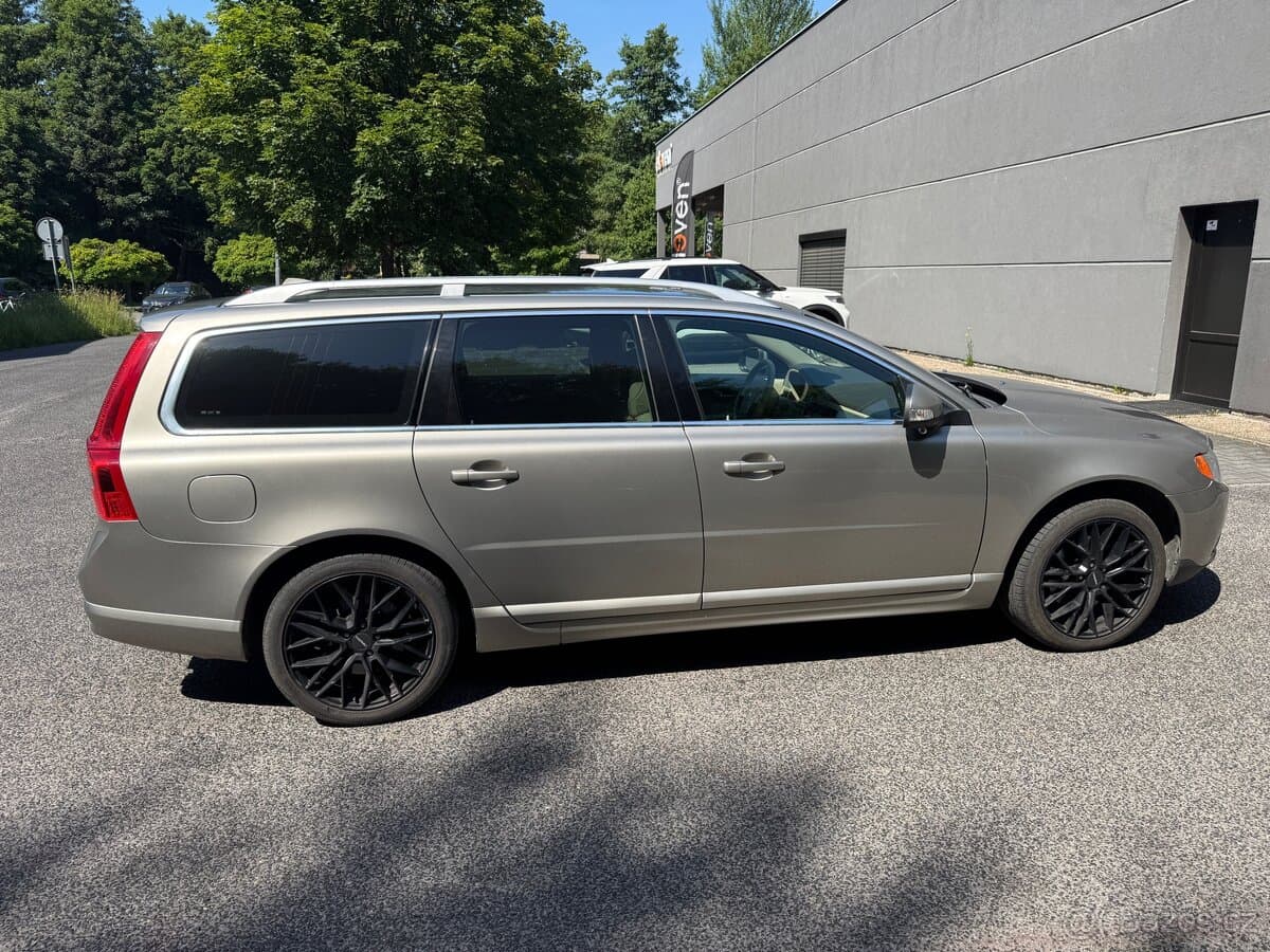 2008 Volvo V70 - 4