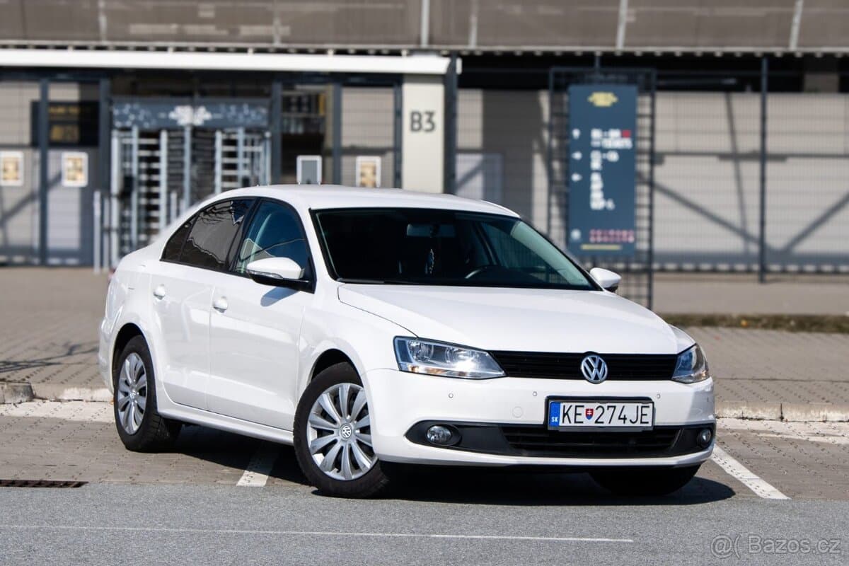 2013 Volkswagen JETTA - 4