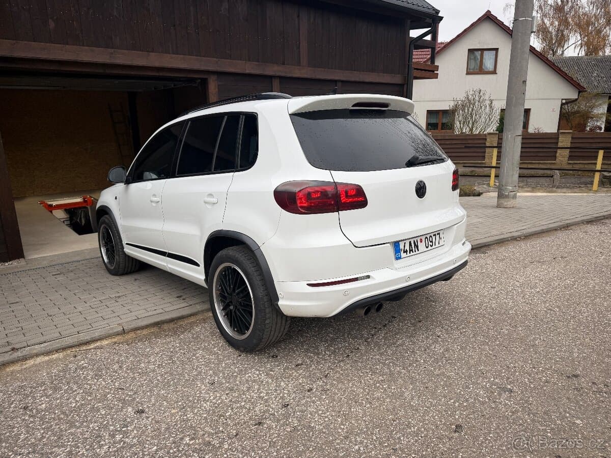 2015 Volkswagen TIGUAN - 4