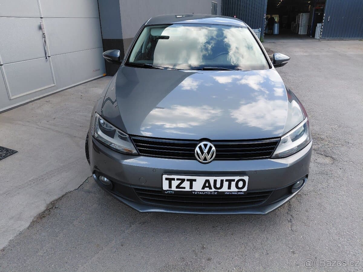2012 Volkswagen JETTA - 4
