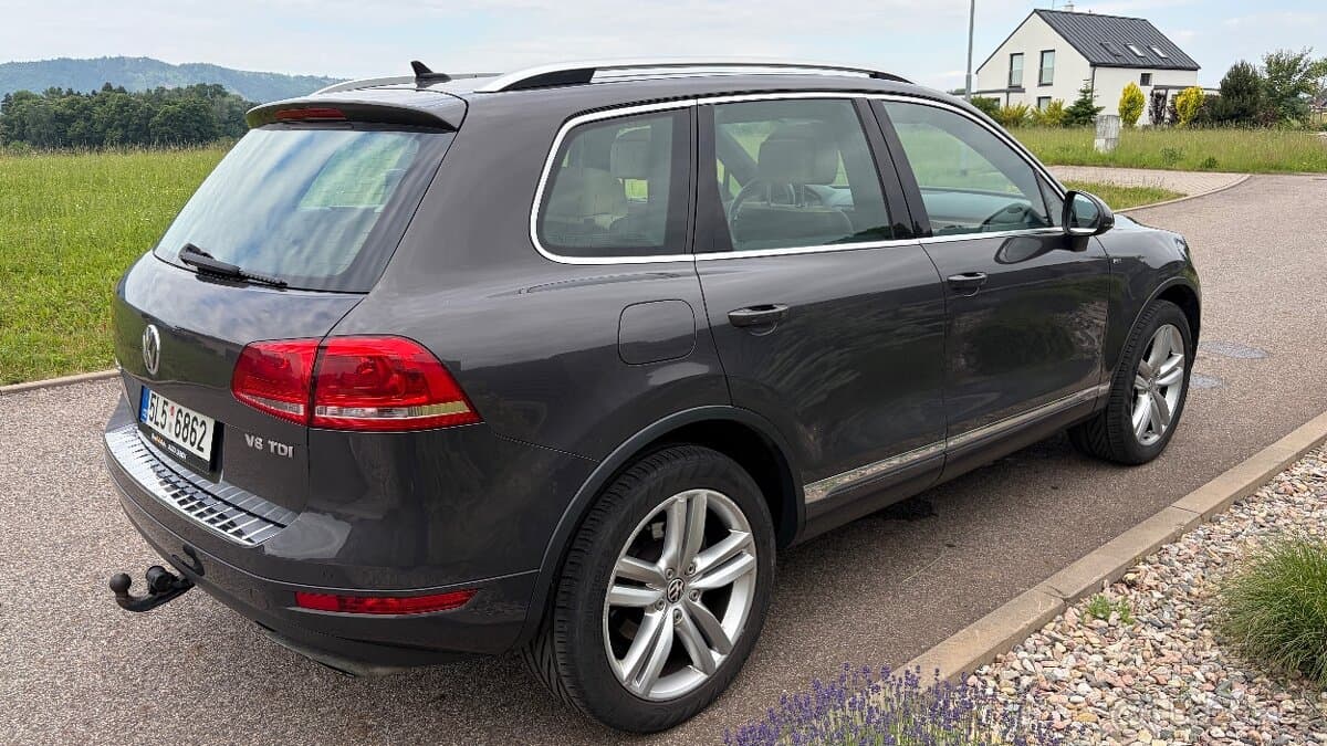 2010 Volkswagen TOUAREG - 4