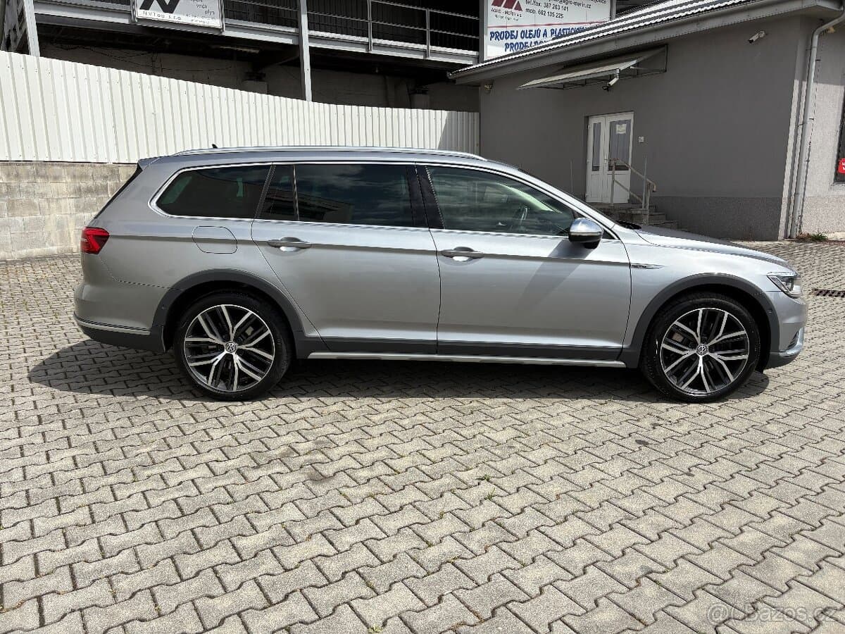 2018 Volkswagen PASSAT - 4