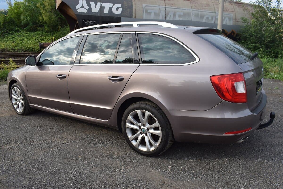 2011 Škoda SUPERB - 4