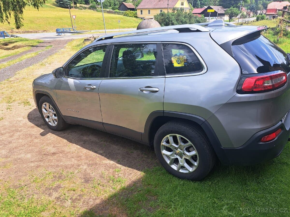 2016 Jeep CHEROKEE - 4