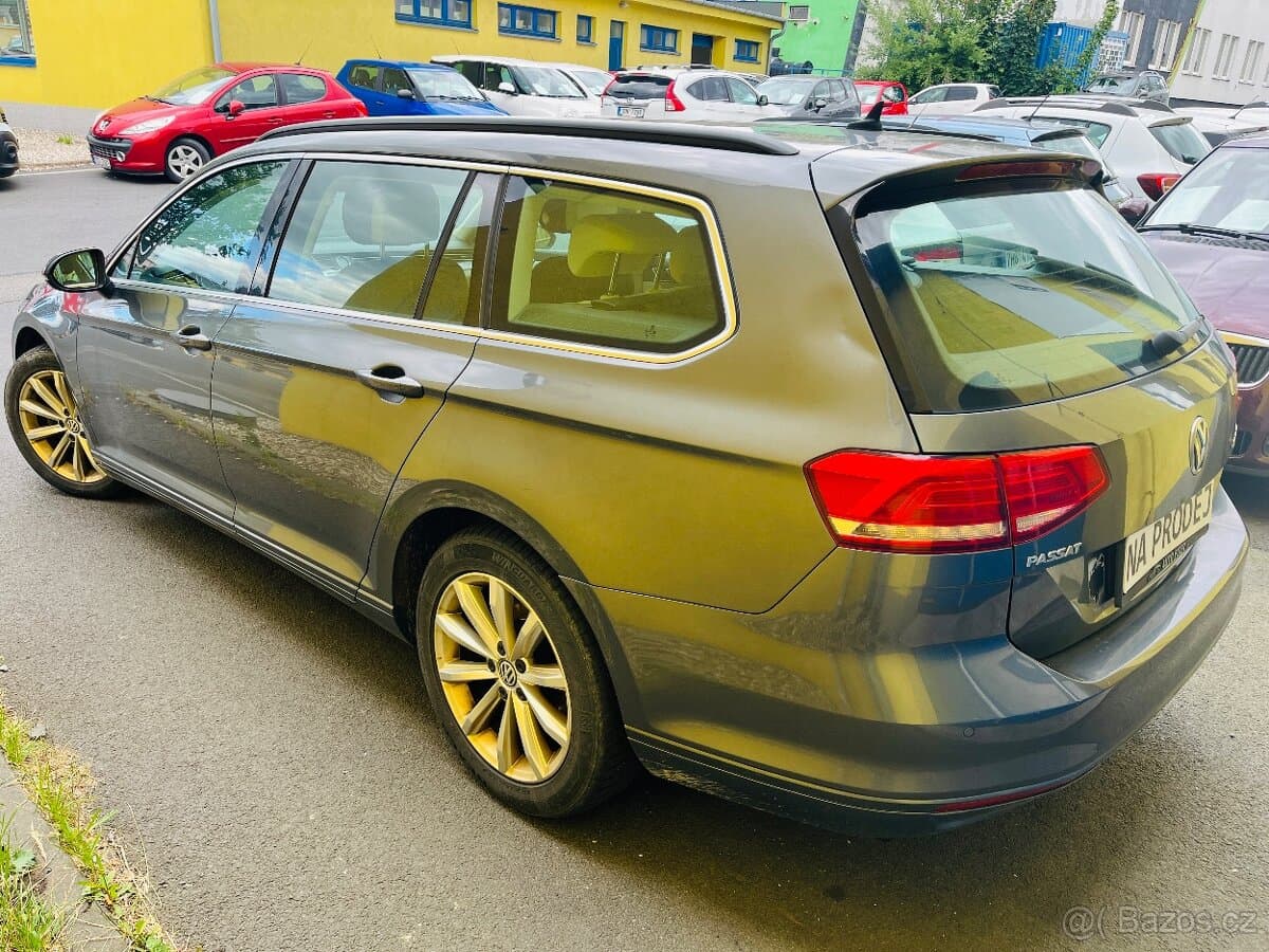 Volkswagen PASSAT - 4