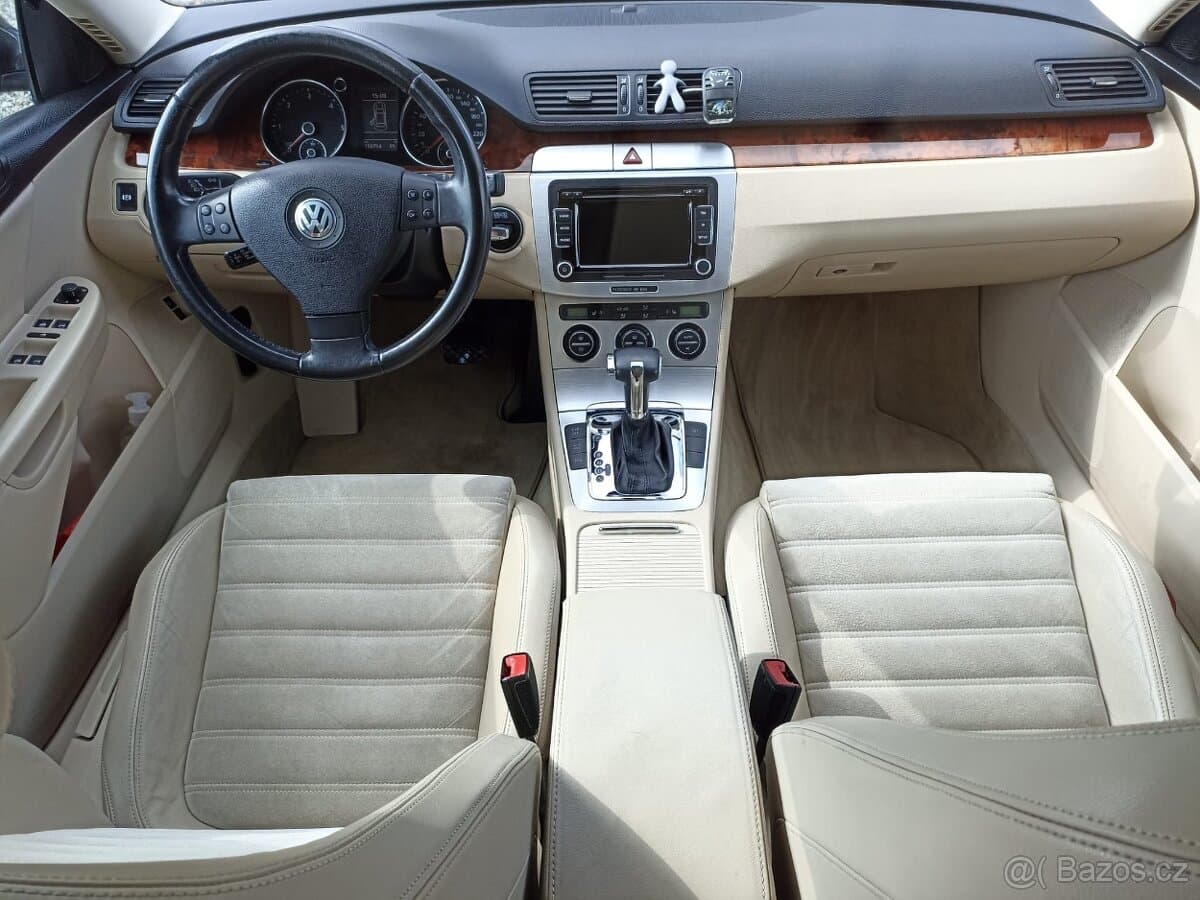 2010 Volkswagen PASSAT - 4