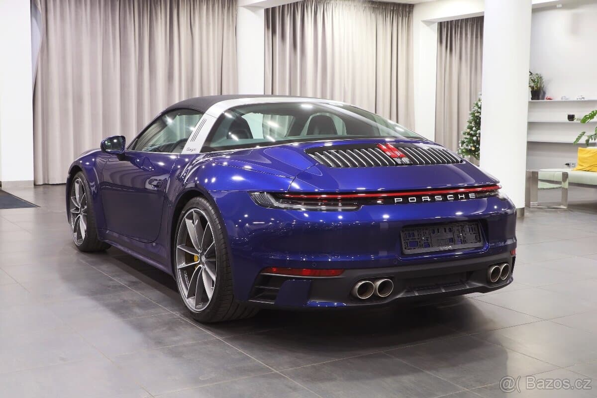 2021 Porsche 911 - 4