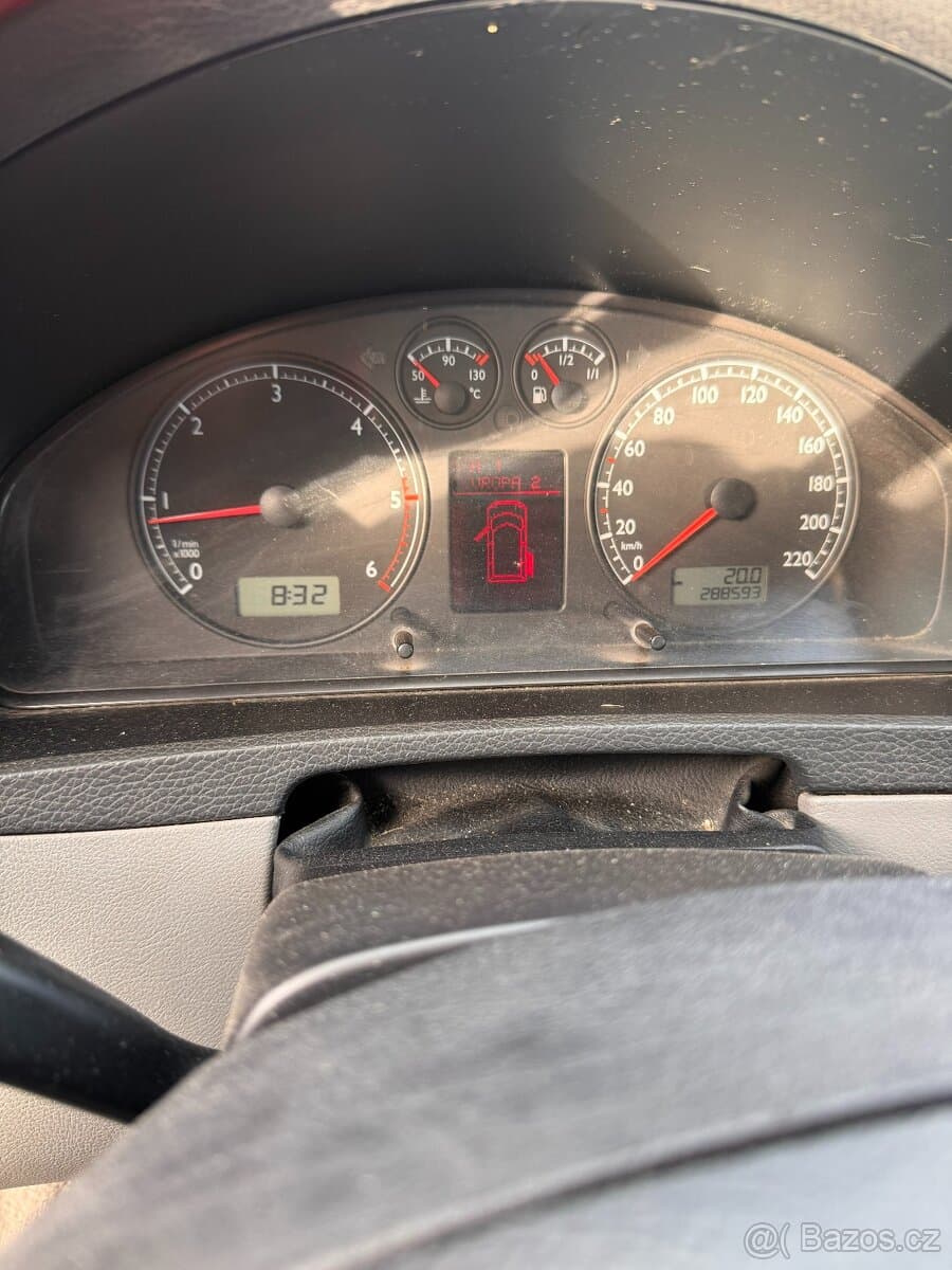 Volkswagen MULTIVAN - 4