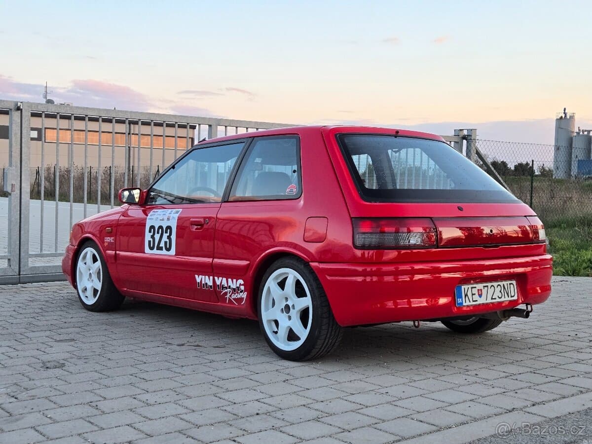 1990 Mazda 323 - 4