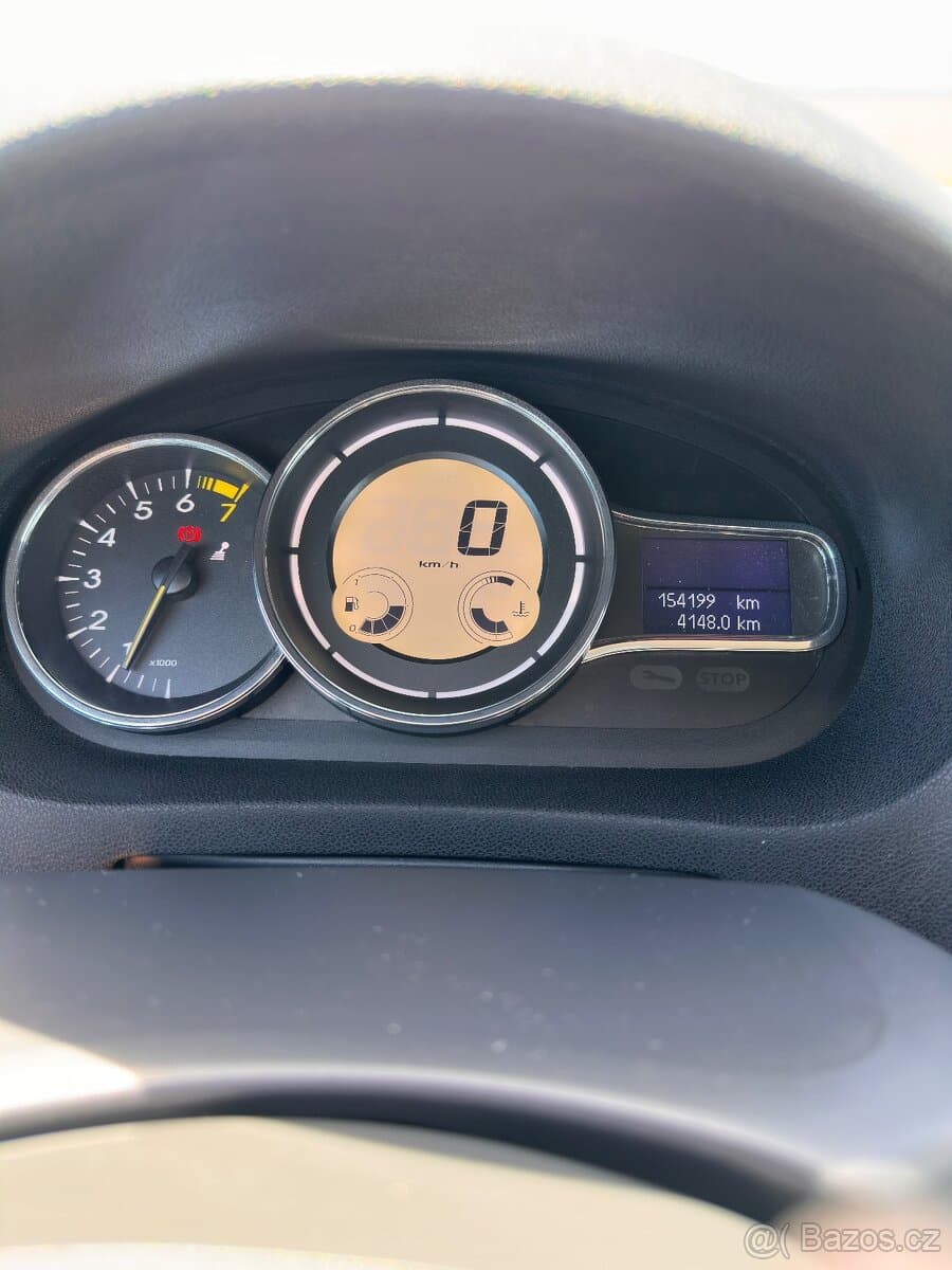 2010 Renault MEGANE - 4