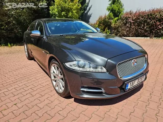 2015 Jaguar XJ - 4