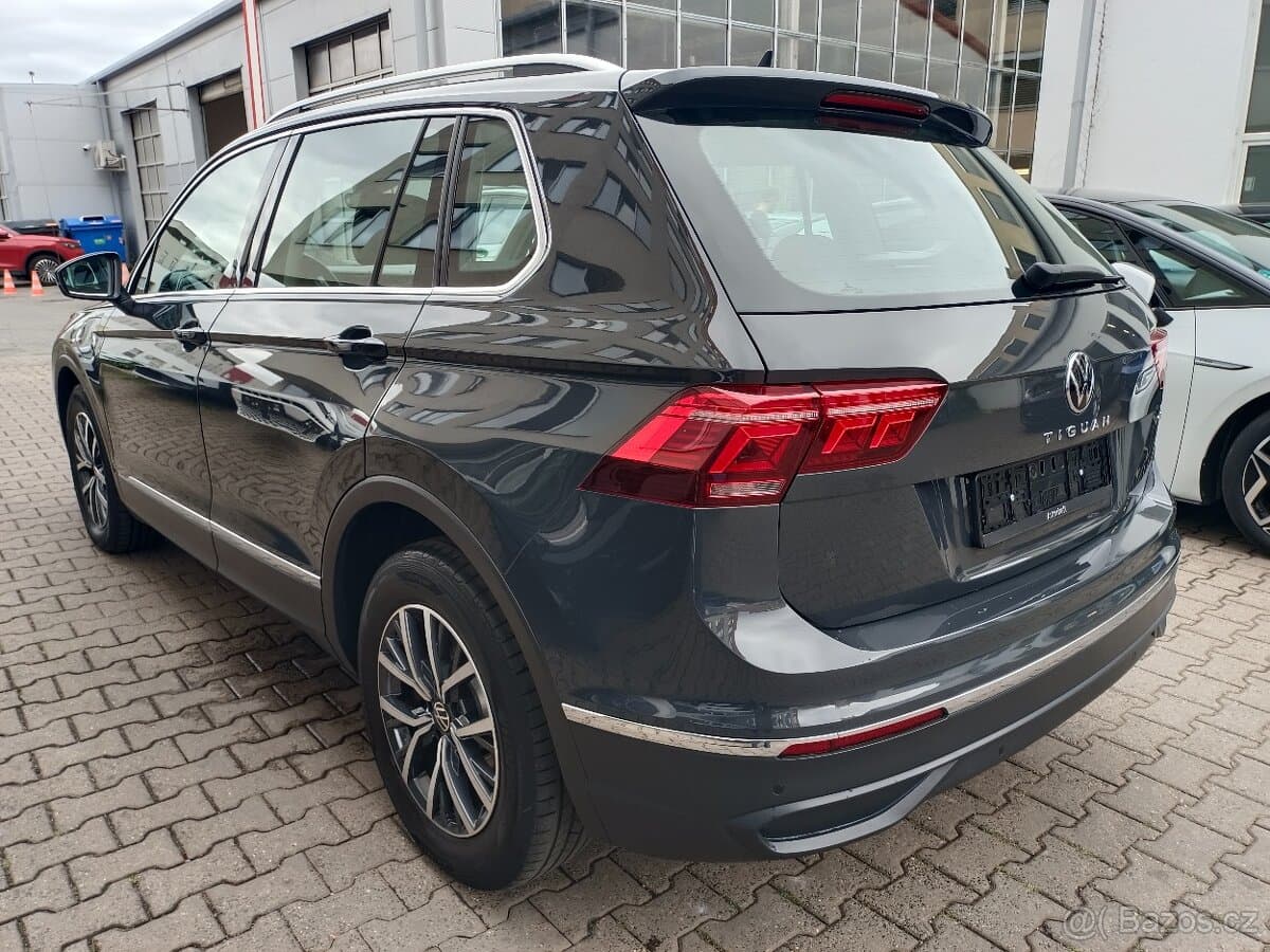 2021 Volkswagen TIGUAN - 4