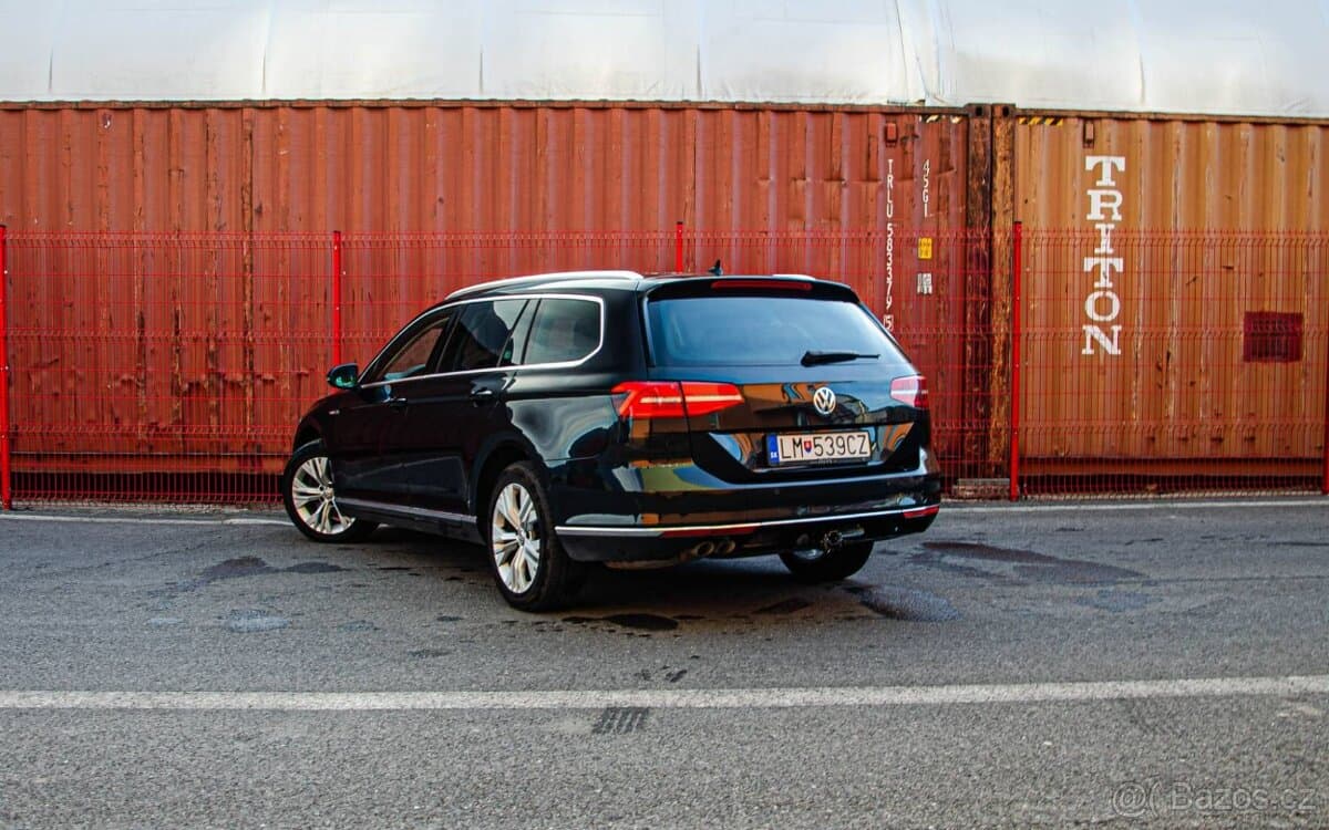 2017 Volkswagen PASSAT - 4