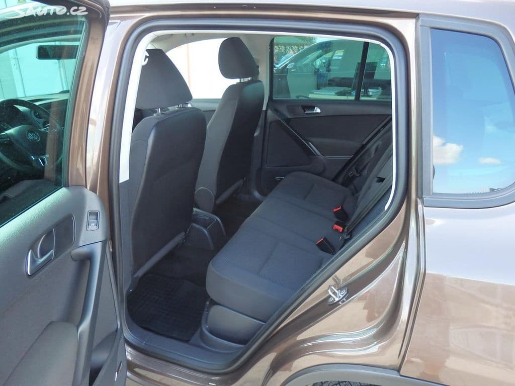 2012 Volkswagen TIGUAN - 4