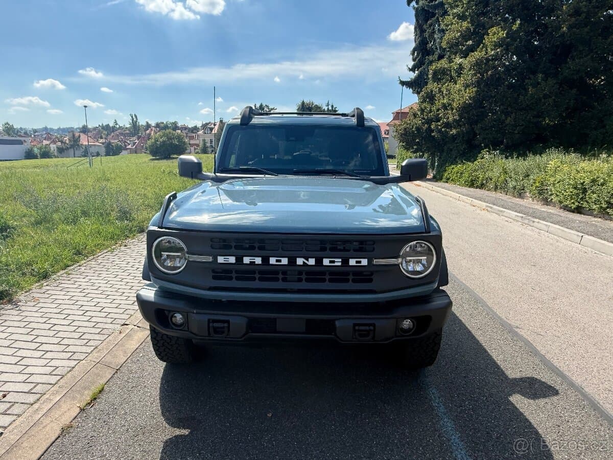 2023 Ford BRONCO - 4