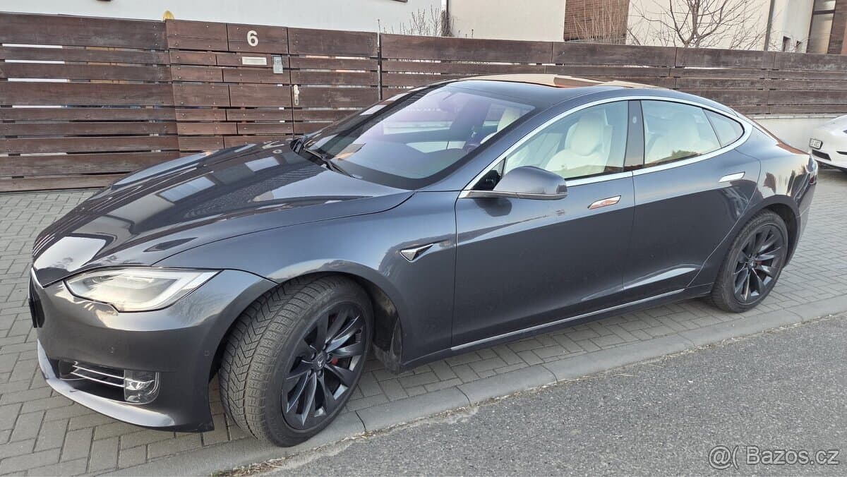 2020 Tesla MODEL S - 4