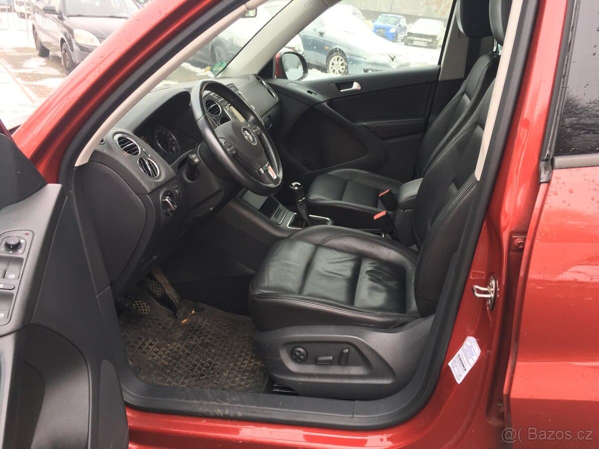 2012 Volkswagen TIGUAN - 4