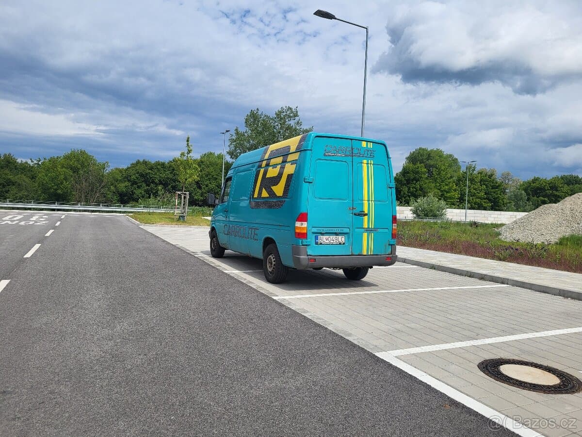 2002 Mercedes-Benz SPRINTER - 4