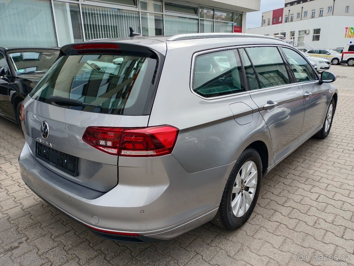 2023 Volkswagen PASSAT - 4