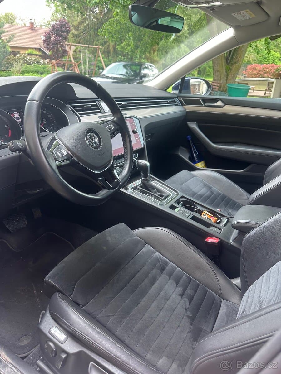 2018 Volkswagen PASSAT - 4