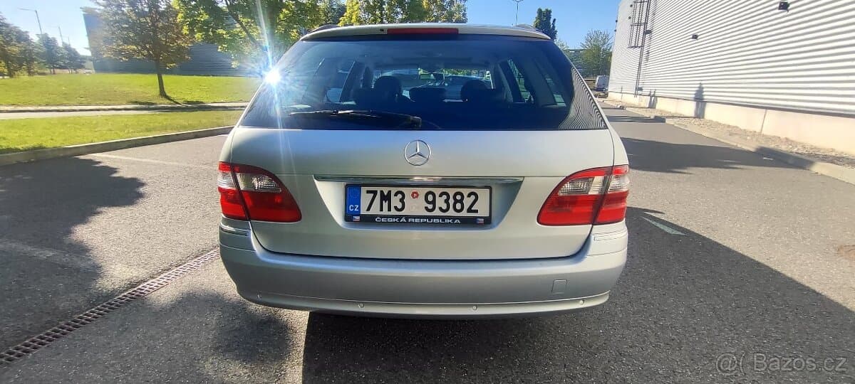 2004 Mercedes-Benz E-CLASS - 4