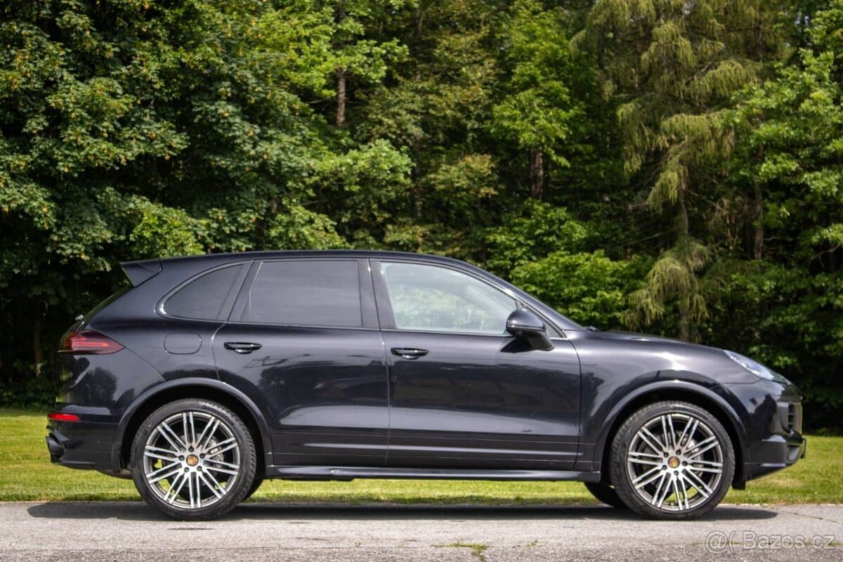 2017 Porsche CAYENNE - 4