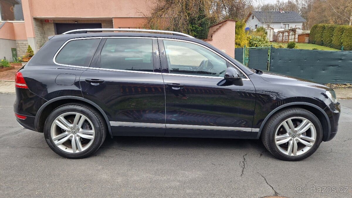 2010 Volkswagen TOUAREG - 4